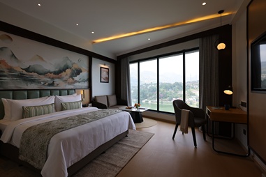 lake-view-room.jpg