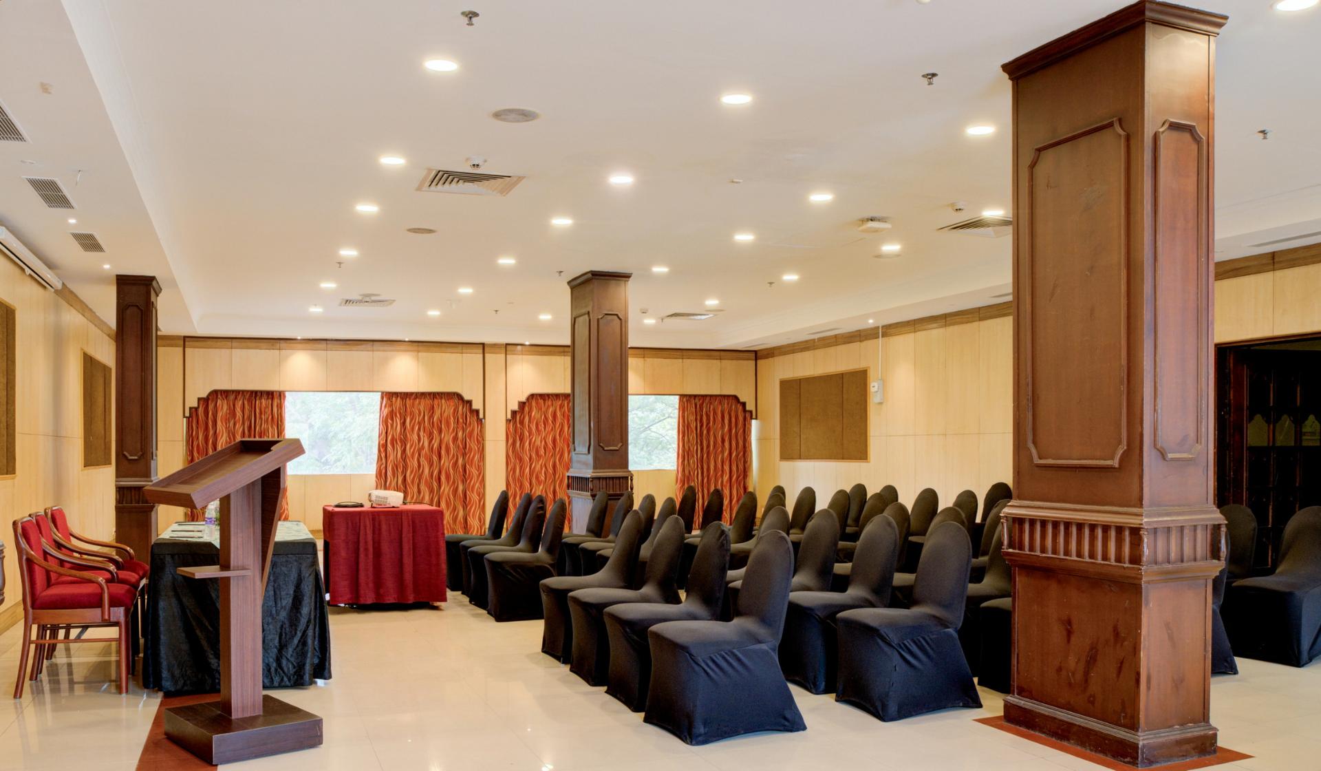 1920 x 1120 - Rani Velunachiyar Hall Theater Setup Picture 1