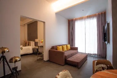 pool-view-suite.jpeg