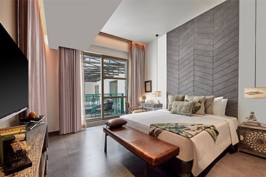 premium-pool-view-room-with-balcony.jpg