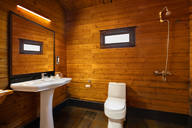 wooden-cottage-bathroom.jpg