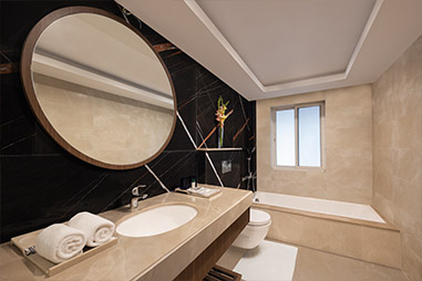 suite-bathroom.jpg