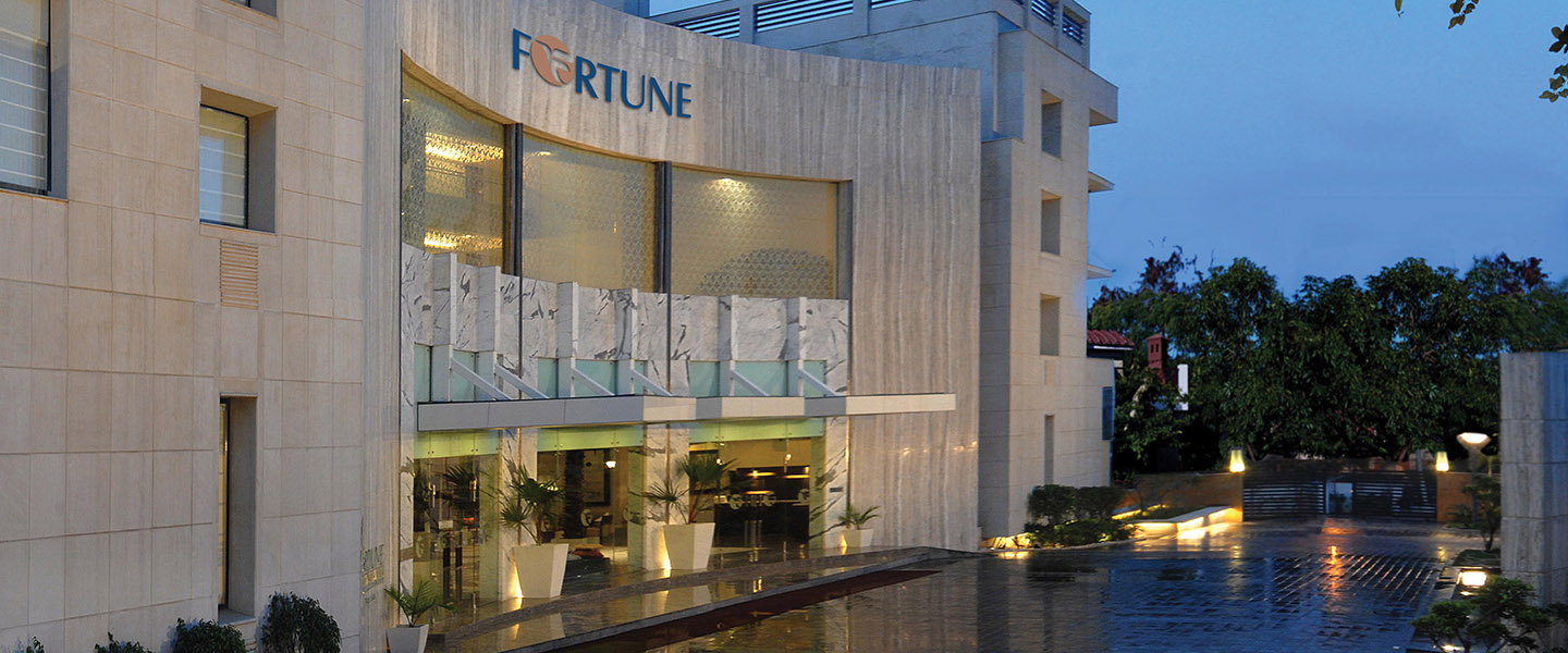 fascade-fortuneinngrazia-noida