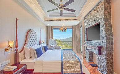 executive-suite-master-bedroom.jpg