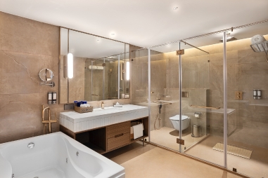 6. Gallery 381 X 254 - Junior Suite Washroom