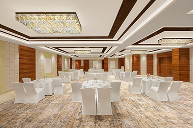 titan-banquet-hall-cluster-setup.jpg