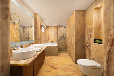 suite-garden-bathroom.jpg