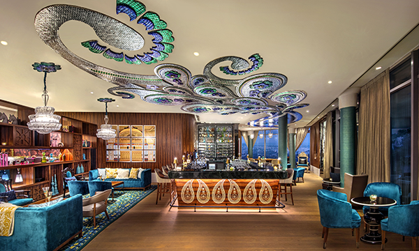 peacock-bar-itc-kohenur