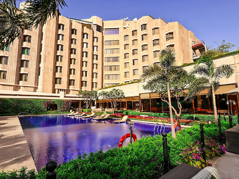 pool-itc-maurya