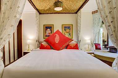 Presidential-Suite-Raja-Mansingh-Suite-Master-bedroom.jpg