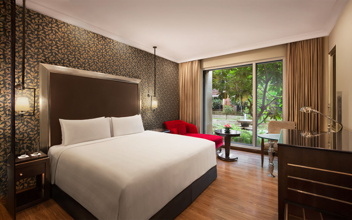 executive-club-bedroom.jpg
