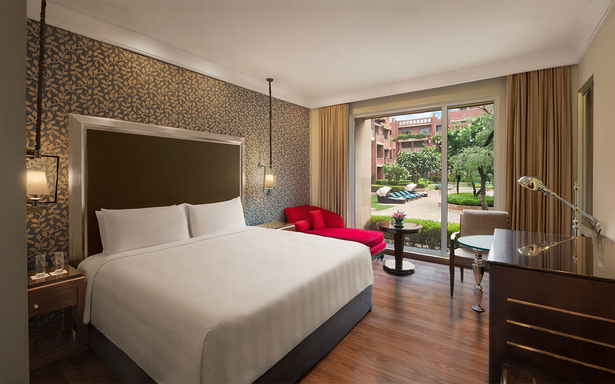executive-club-poolview.jpg