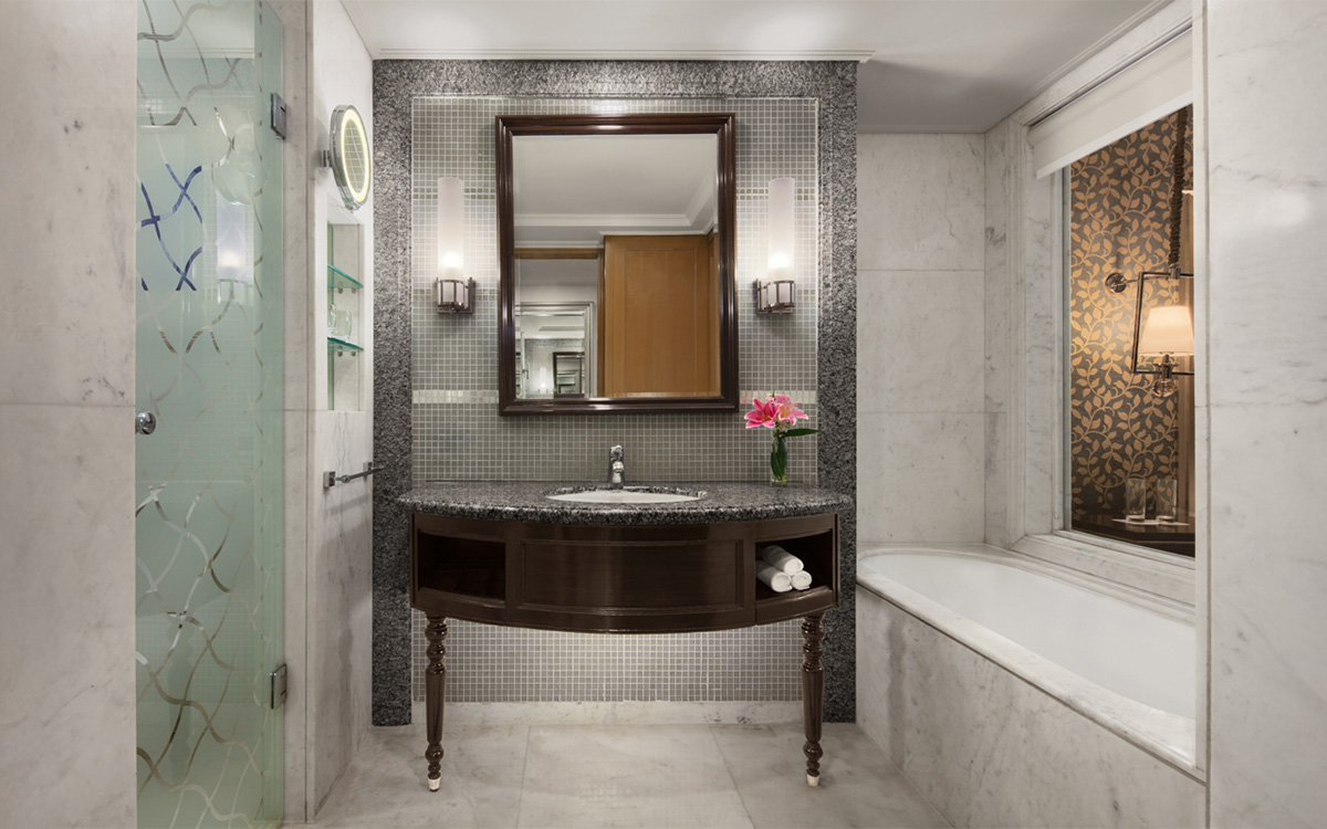 executive-club-washroom.jpg