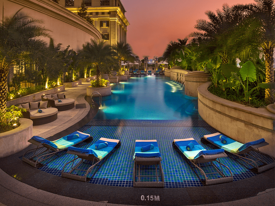 /content/dam/itchotels/in/umbrella/itc/hotels/itcroyalbengal-kolkata/images/wellbeing-landing-page/listing/desktop/swimming-pool.png