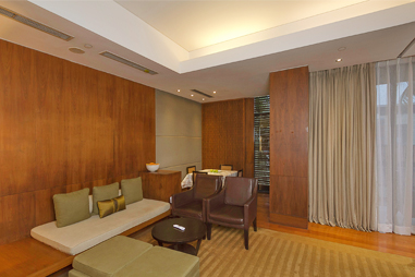princess-suite-living-area.jpg