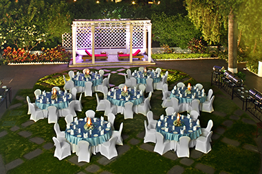 poolside-banquet-setup.png