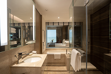 sheraton-club-bathroom.jpg