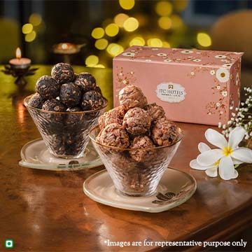 nutmeg-nut-seed-clusters.jpg