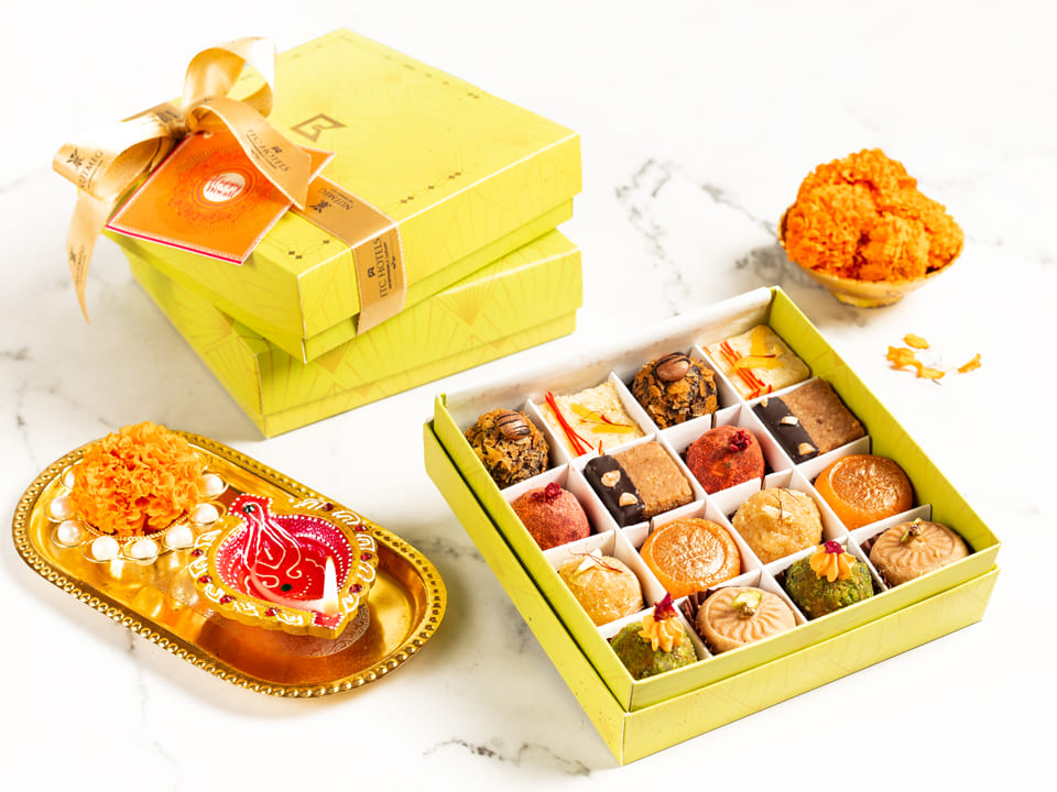 chefs-signature-mithai-collection-32-pcs