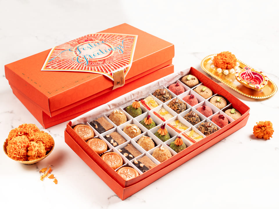 chefs-signature-mithai-collection-32-pcs