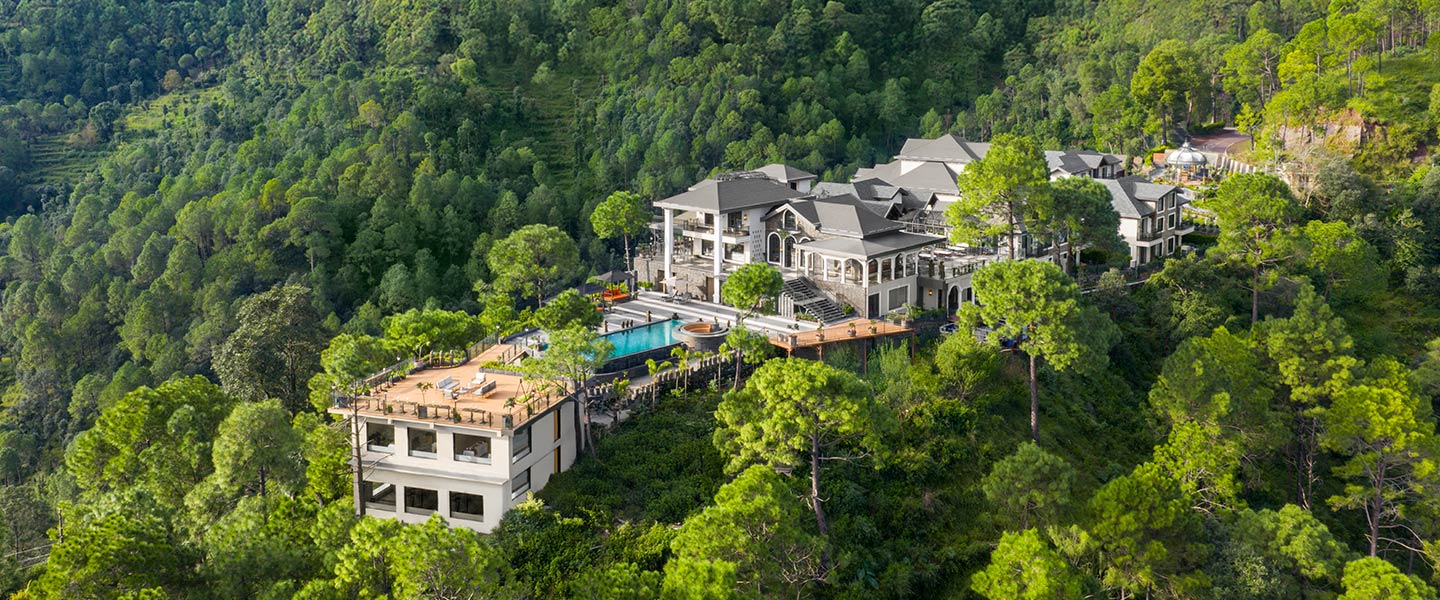 Storii- Naina Tikkar