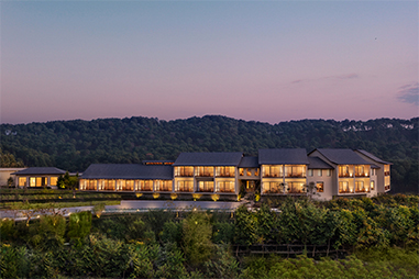 Exterior-facade-with-mountain-view.jpg