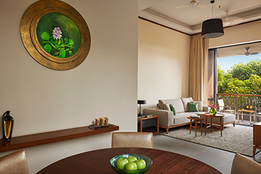 villa-dining-area.jpg