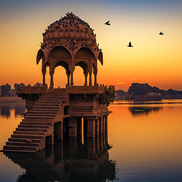gadisar-lake.jpg