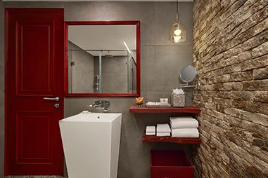 deluxe-room-bathroom.jpg