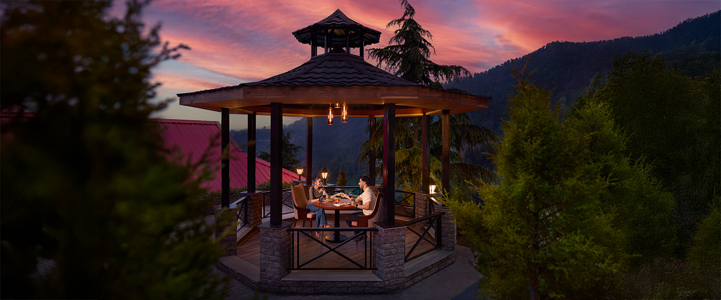 Dine under the enchanting skies of Kufri