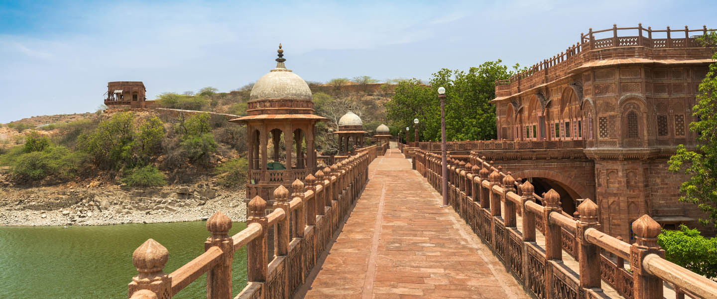 welcomheritage-bal-samand-lake-palace-jodhpur