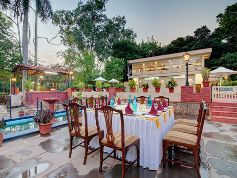 royal-grill-pool-side.jpg