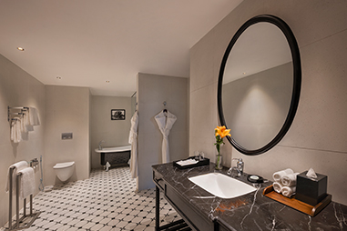 twin-room-bathroom.jpg