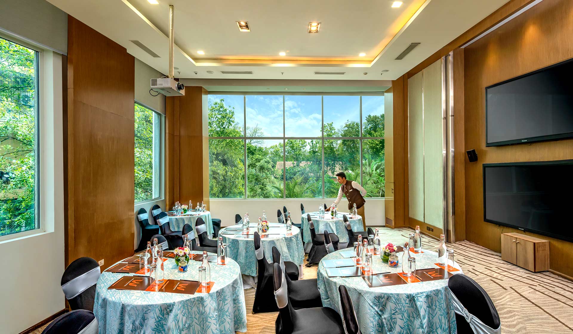 meeting-room2.jpg