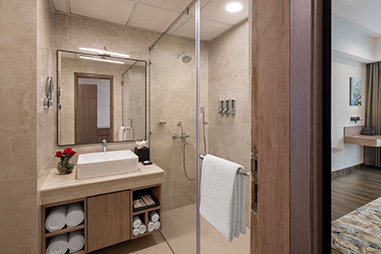 deluxe-room-bathroom.jpg