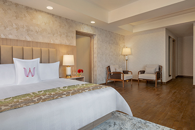 executive-suite-bedroom.jpg