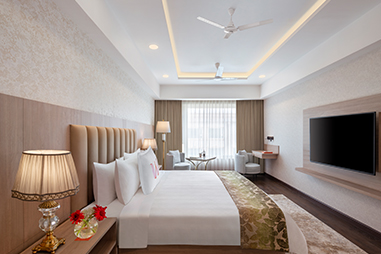 presidential-suite-bedroom-with-window.jpg