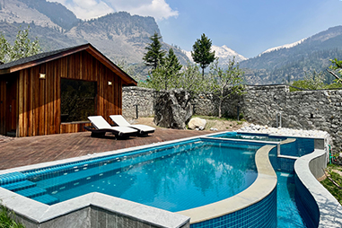 heated-jacuzzi-and-sauna.jpg
