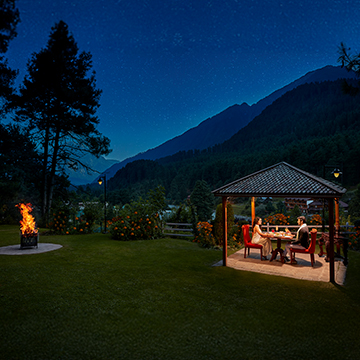 dining-under-the-stars.jpg