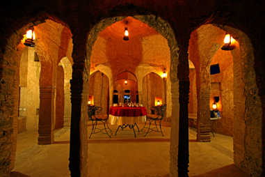 theme-dinner-at-16th-century-fateh-mahal-ruins.jpg