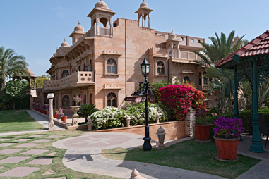 kesri-mahal-room-overlooking-pool-side-lawns.jpg