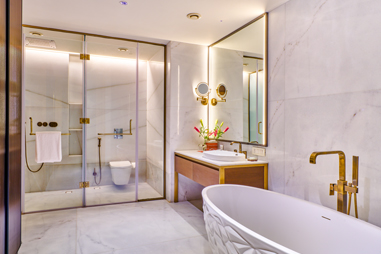 executive-suite-bathroom.jpg