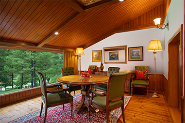 presidential-suite-dining-room.jpg